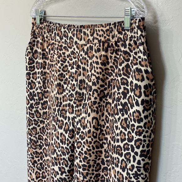 Agnes & Dora crop Truser pant animal print size large NWT. - Picture 4 of 11